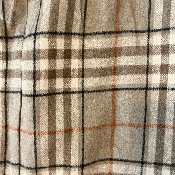 NWT Plaid Mini Skirt Size Medium - Picture 3 of 5